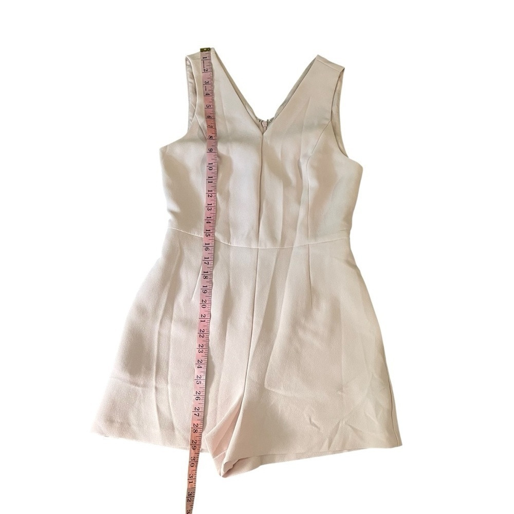 NWT BCBGGeneration Rose Colored Pink Sleeveless V-Neck Romper Size 4 - Picture 5 of 7